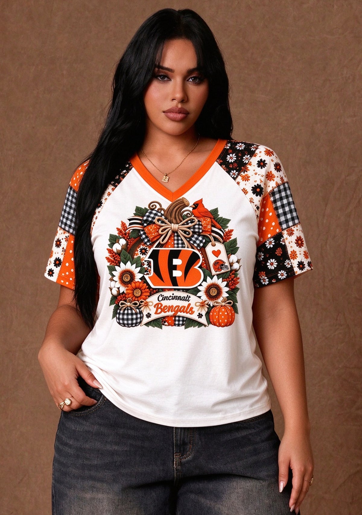 Women's Cincinnati Bengals Patchwork Sleeve V-Neck Raglan T-Shirt Main image